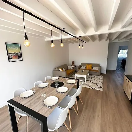 아파트 T5 Lumineux - Balcon - Parking - Linge Inclus 반느